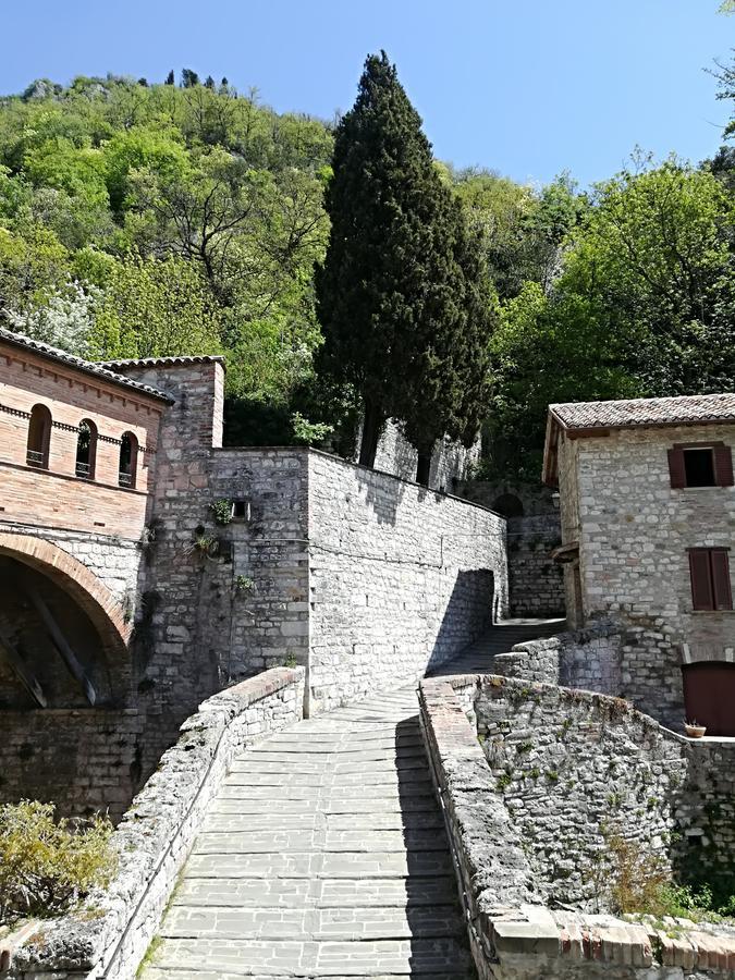 Hotel Civico 10 Gubbio Exterior foto